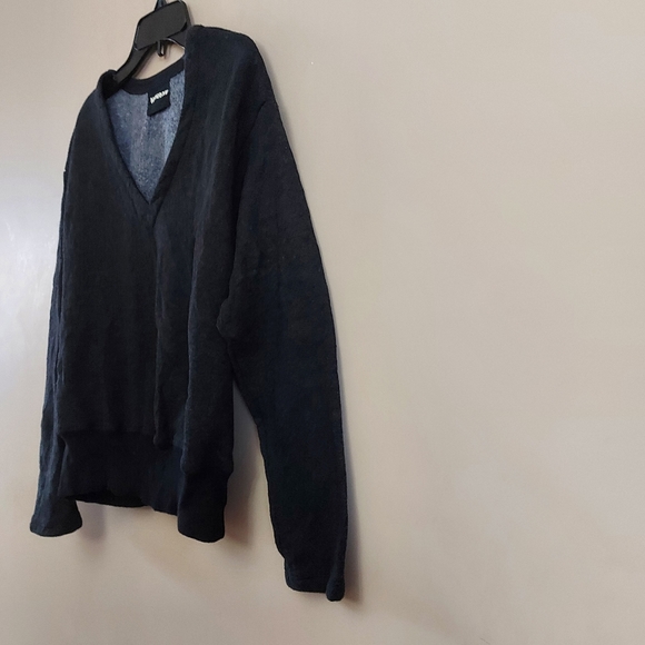 Monro V-neck sweatshirt in gray - Picture 3 of 7